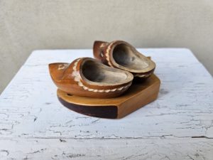 Medinis suvenyras "Klumpės" - Image 3