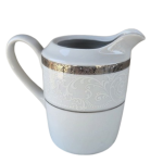 Pieno/grietinėlės indas